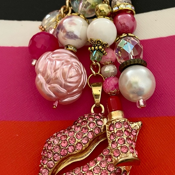 SOLD ‼️ Handbag Jewelry NEW Lips Lipstick Bag Charm Beads Keychain Flower Bag - Picture 10 of 15